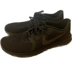 Nike Men's Black Athletic Shoes